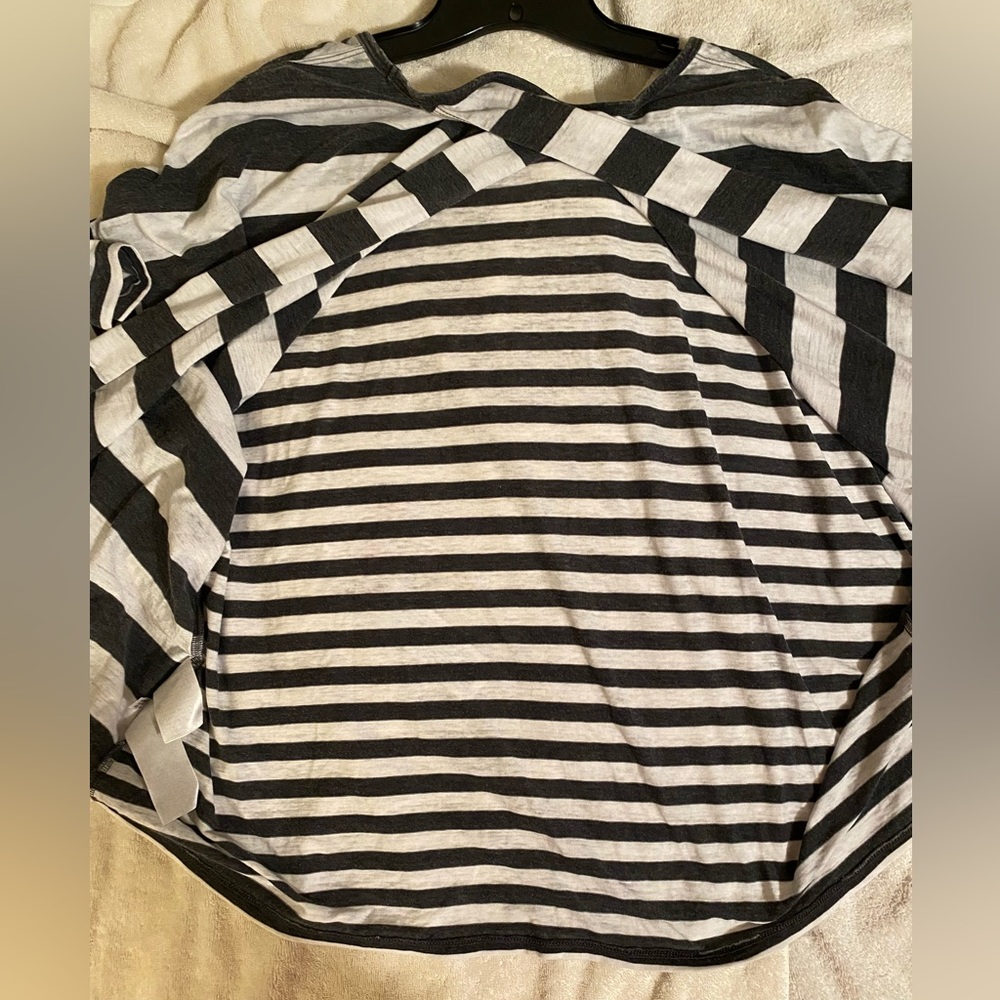 NWT Tommy Hilfiger woman’s sporty top size XL - Picture 10 of 15